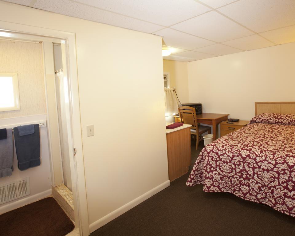 Charlie'S Motel Frostburg Экстерьер фото